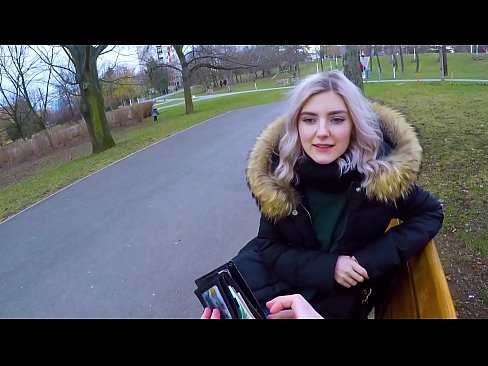 ❤️ Swallows cum panas muhrim pikeun duit - blowjob di taman ku Eva Elfie ❤️❌ video seks di urang ️❤